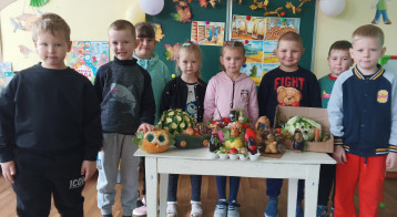 Выставка поделок "В гостях у осени" Выставка поделок "В гостях у осени".